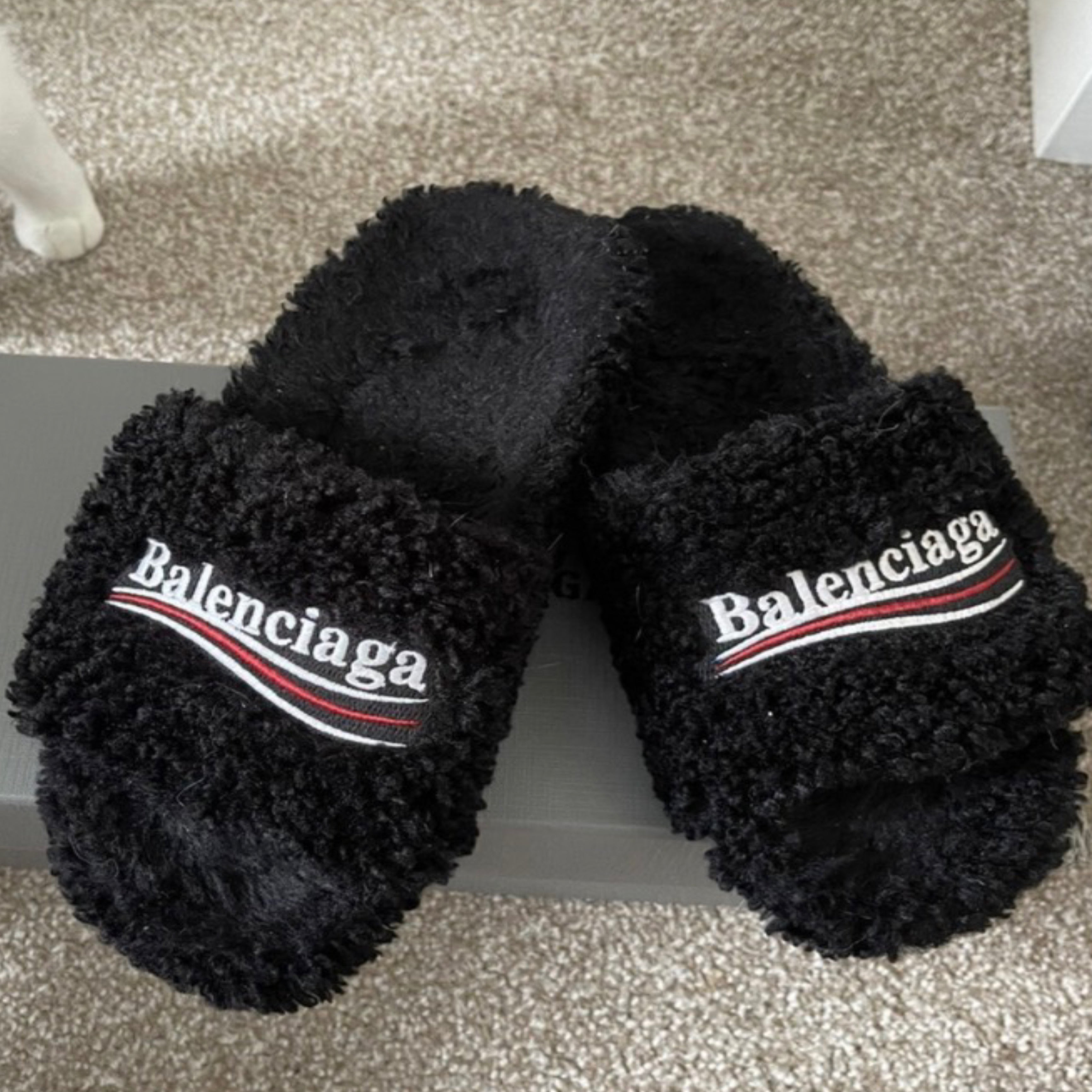 Balenciaga Slippers Vendor